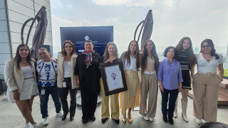 ENTREGA SEMUJERES DISTINTIVO DE IGUALDAD A LA EMPRESA LLYC